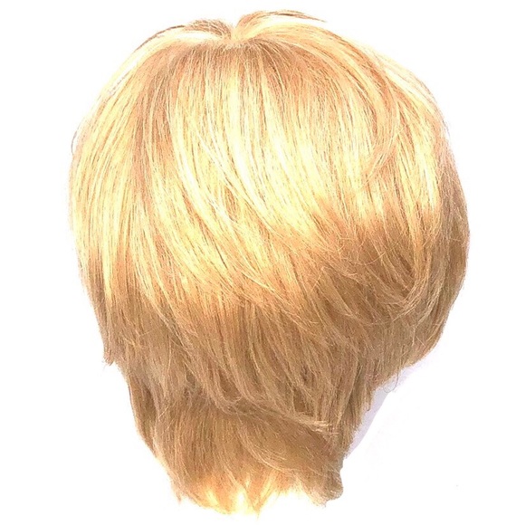 BLONDE SHORT LAYERED WIG - Picture 6 of 11